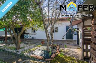 Casa a Calle pedrosa 10. Planta baja en el centro delaredo