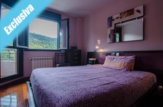 Appartamento in Travesía de el cantón 22. Piso en residencia vista verde, limpias