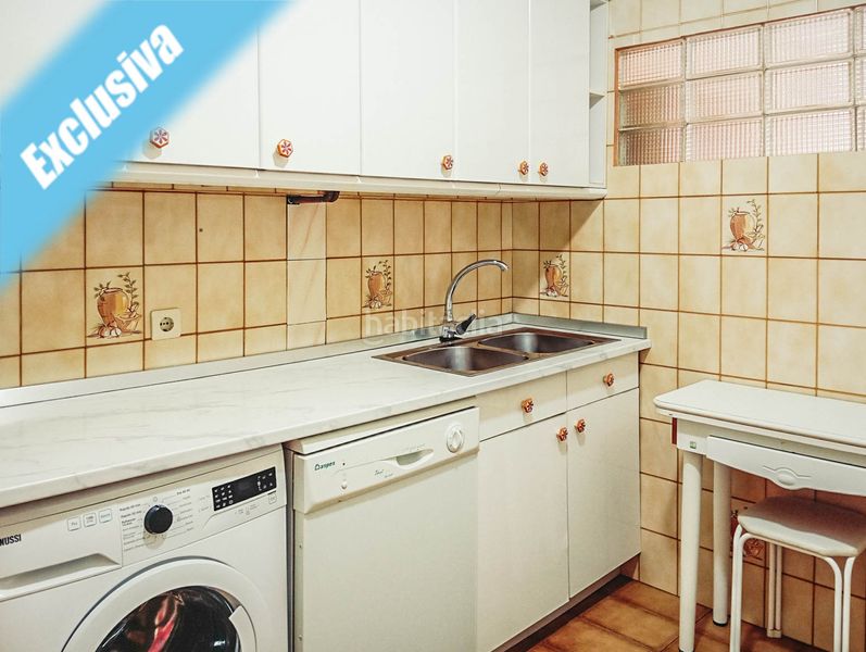 Foto 66d7669d-b992-452e-b203-785fde23fa32. Casa adossada amb calefacció a Carlos V Laredo