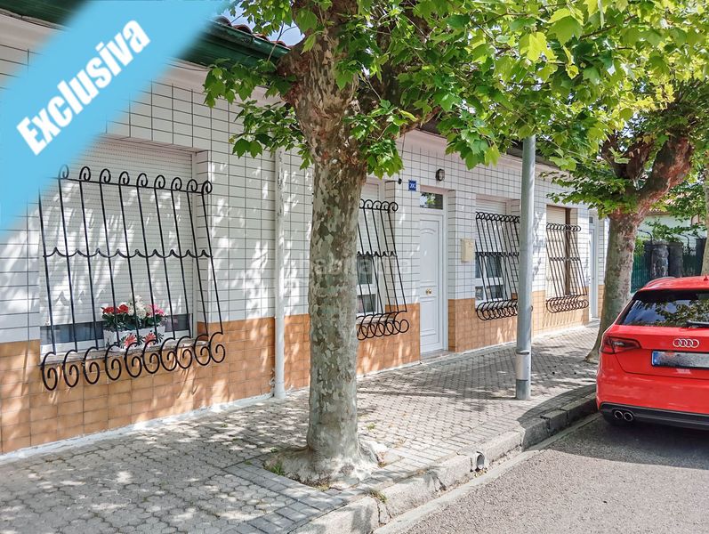 Foto 8ac8cc29-47c4-48e9-b5fe-e04c2e465a0c. Casa adossada amb calefacció a Carlos V Laredo