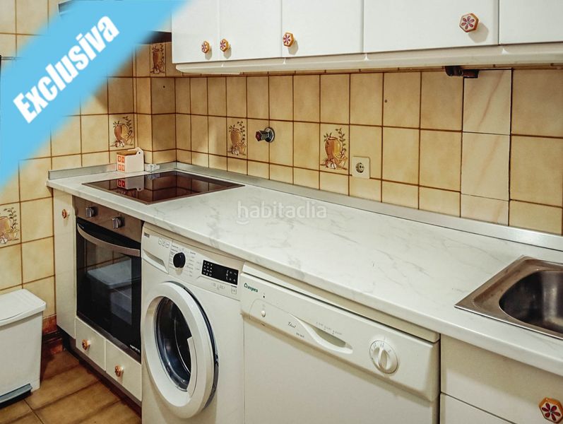 Foto 9dfc71bd-fddd-458c-8d46-d5bace5403be. Casa adossada amb calefacció a Carlos V Laredo