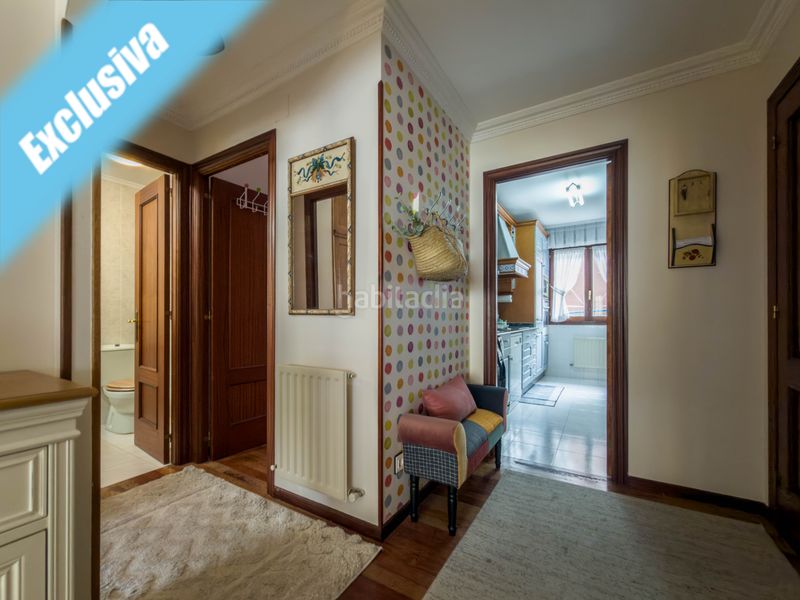 Foto e6c1108e-7641-444c-838d-222265e967ef. Pis a calle emperador 5 a Centro Laredo