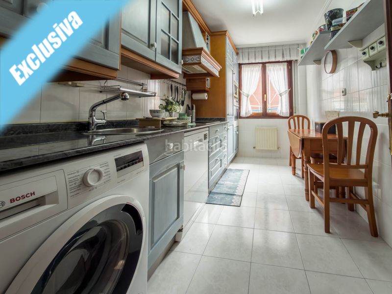 Foto f6bd9f91-cf8e-4bb5-b7aa-16817becd299. Pis a calle emperador 5 a Centro Laredo