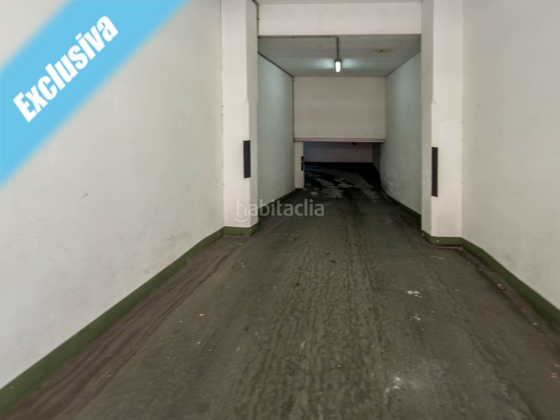 Foto a127358e-d5df-4ed6-bff7-1c916e605c5d. Aparcament cotxe a calle emperador 5 a Centro Laredo
