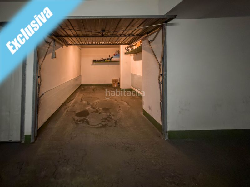 Foto d30d097a-23af-4427-b3f2-38c4b1cbbcea. Aparcament cotxe a calle emperador 5 a Centro Laredo