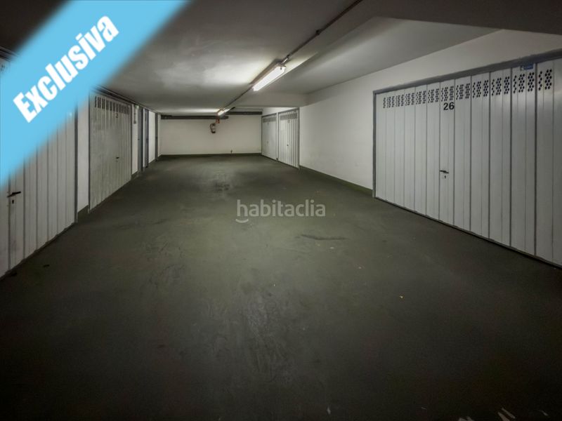 Foto daccb345-b2a2-4435-bd18-2d22ecddcd88. Aparcament cotxe a calle emperador 5 a Centro Laredo