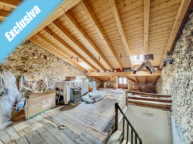 Foto bc3160a7-7069-4b69-94a1-06d639ec9eef. Casa adossada a Ampuero