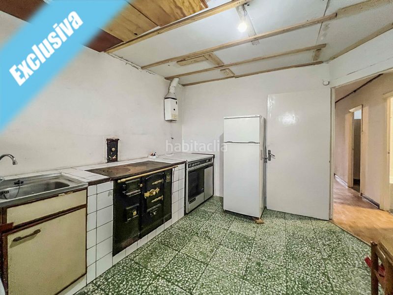 Foto f7b046b1-5c4b-436e-ad87-96cde8ee10e3. Casa adossada a Ampuero