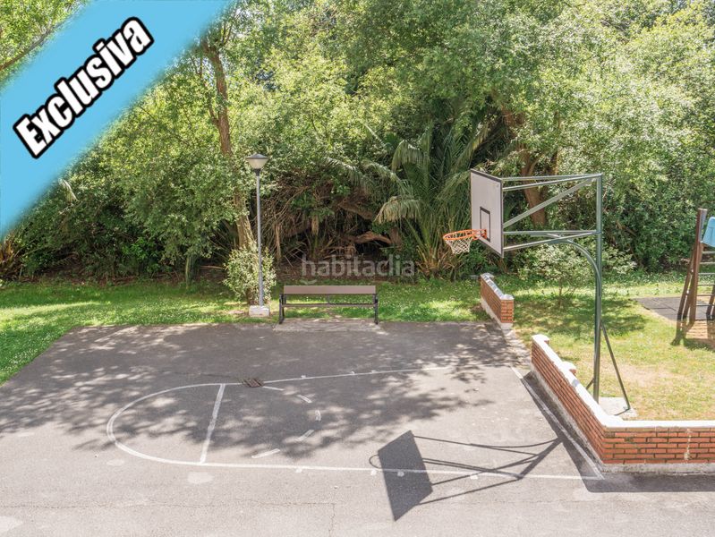 Foto f0fdd985-e96e-4c08-a90e-2f2aa1b2c6e7. Pis amb calefacció aparcament a Zona Playa Laredo