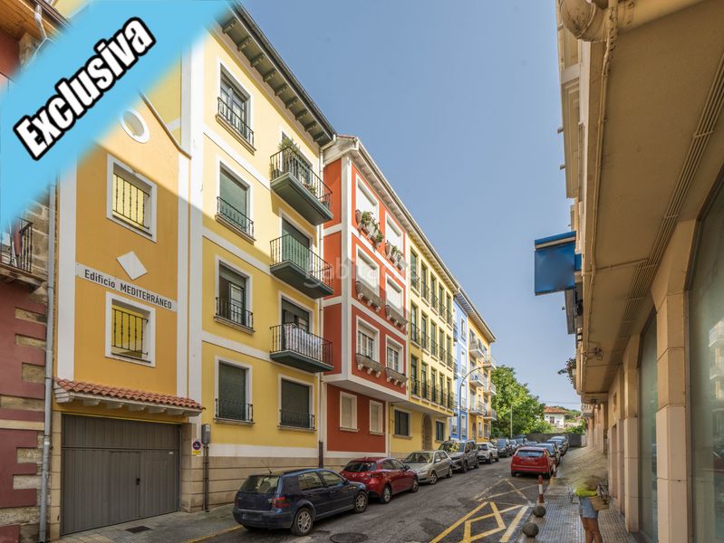 Foto 9918f23c-08b1-4fd6-8262-ada2e5aac0de. Dúplex a calle emperador 1 a Centro Laredo