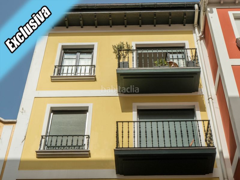 Foto b9d2c501-dac8-4326-b176-79e9c81deb3a. Dúplex a calle emperador 1 a Centro Laredo