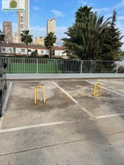 Miete Autoparkplatz in Rincón Bajo. Se vende plaza de parking en urbanización completa.