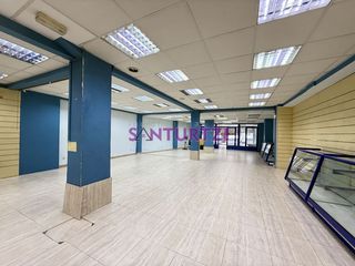 Lloguer Local Comercial a Mamariga. Local de 210 m2, junto al parque gernika!!!