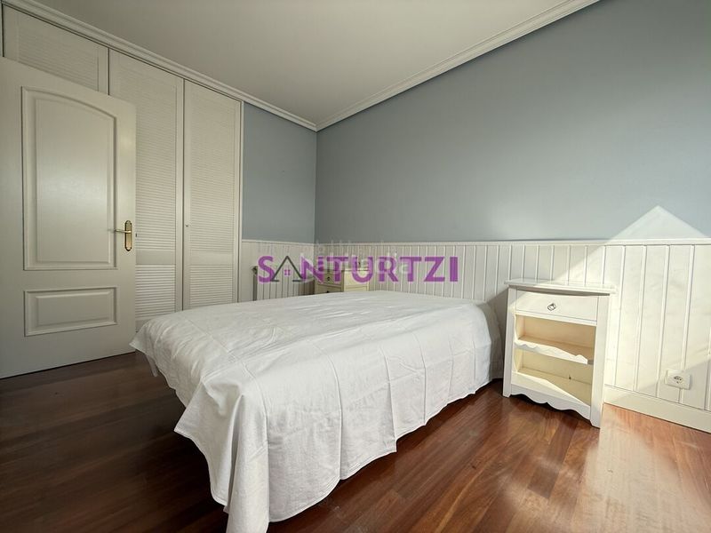 Foto 0b47c51b-f0f7-40fb-a557-20298d7be157. Dúplex amb calefacció aparcament a Kabiezes Santurtzi
