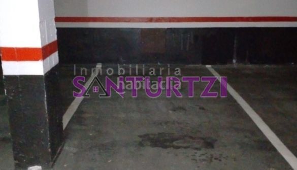 Foto 16e98eb1-00f0-4206-af57-5a0c0e5a264d. Aparcament cotxe a Polígono Rojo-Aldapa Getxo