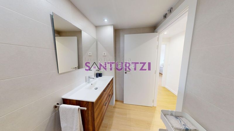 Foto 7633a032-315c-4161-b834-a1413a57e4fe. Pis amb calefacció aparcament a Kabiezes Santurtzi