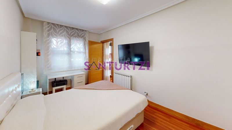 Foto e4d389a6-9caf-4444-9b39-e05d2dce06fe. Pis amb calefacció aparcament a Las Viñas Santurtzi