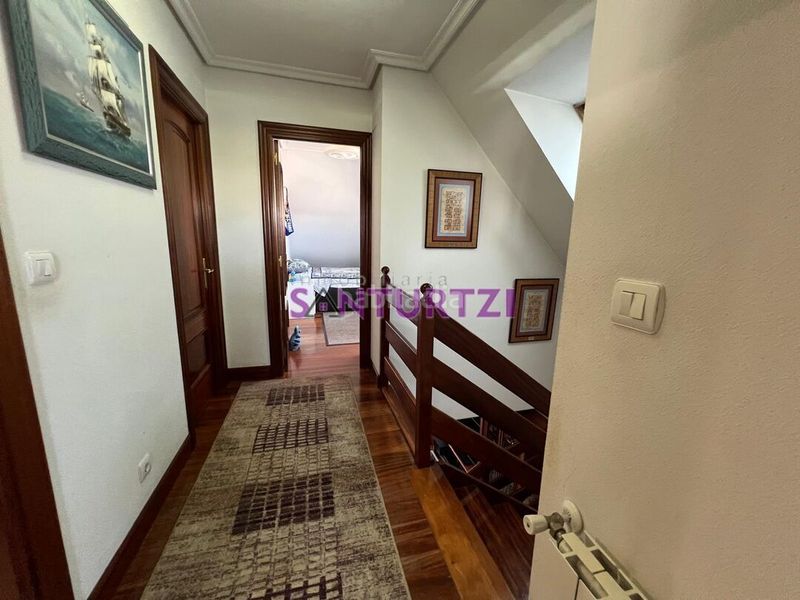 Foto a696b875-d63b-4ced-8f73-f55759b4e1c5. Dúplex amb calefacció a Kabiezes Santurtzi