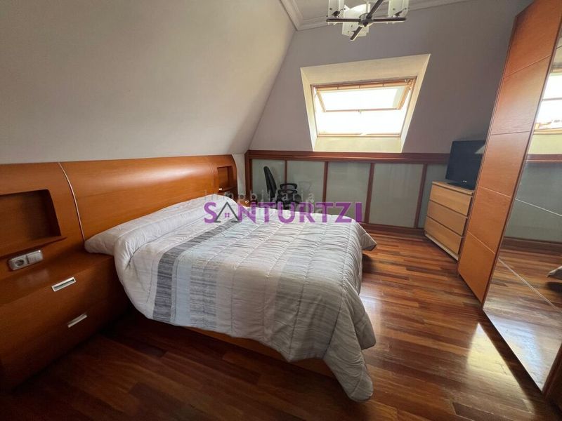 Foto ec5d4ed1-e62c-4daa-8579-346bb851e9f2. Dúplex amb calefacció a Kabiezes Santurtzi