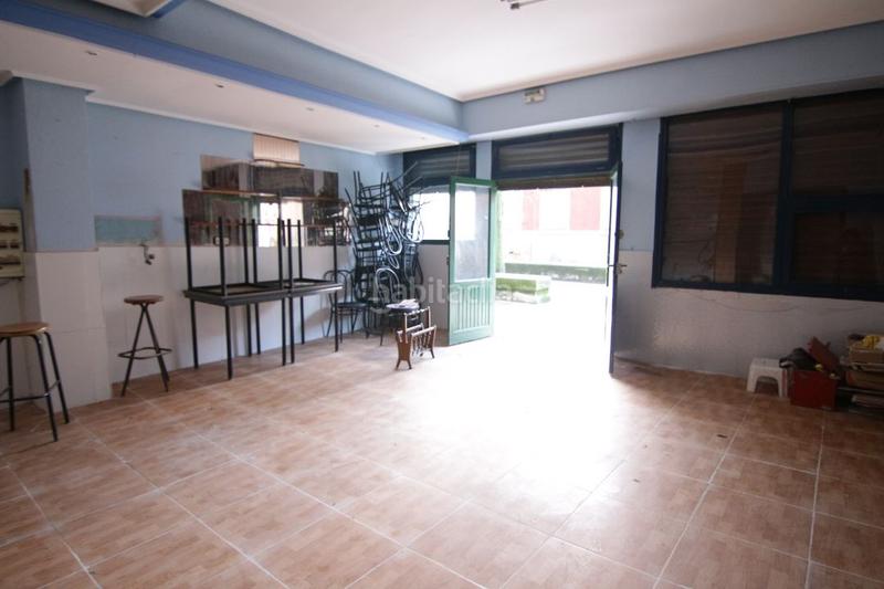 Foto 3a8ac1eb-7473-4a3e-8d12-55b63f431979. Location local commercial dans Kabiezes Santurtzi