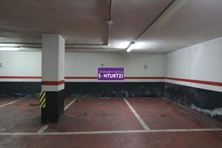 Parking coche en La Txitxarra - Murrieta - Parke Santurtzi. Parcela de garaje en sor natividad en edificio de reciente const