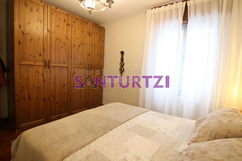 Foto 4c9bc986-3ccf-44c2-bce8-a1d6d2a878fb. Dúplex  en el centro, junto al parque gernika en Santurtzi