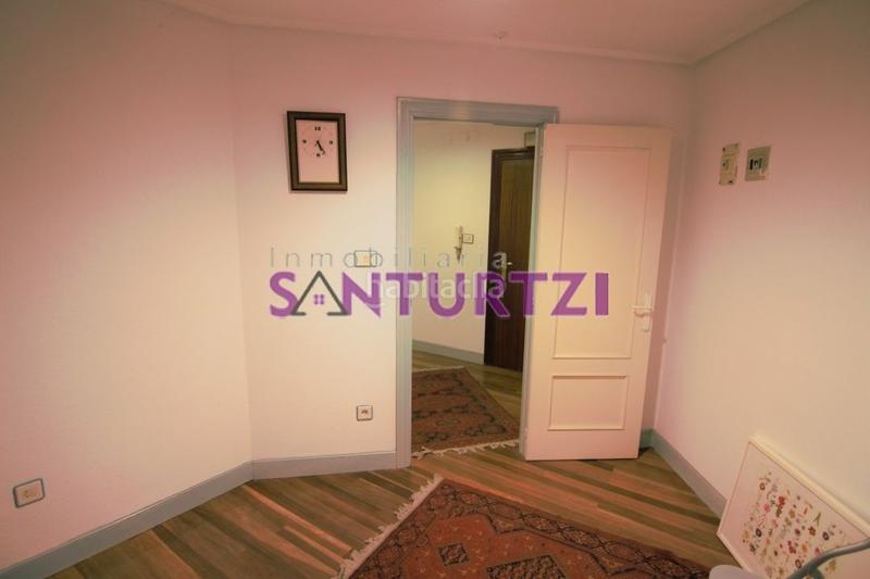 Foto 8b109ef7-d215-4ec9-b921-c78c86932d42. Alquiler local comercial entreplanta en juan xxiii de 103m2 en Santurtzi