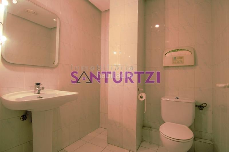 Foto b110b07d-a8ea-435f-b44f-fdc0b96a7a06. Alquiler local comercial entreplanta en juan xxiii de 103m2 en Santurtzi