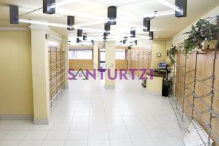Affitto Locale commerciale in Mamariga. Local comercial en mamariga, 218 m2 con escaparate de  6 metros