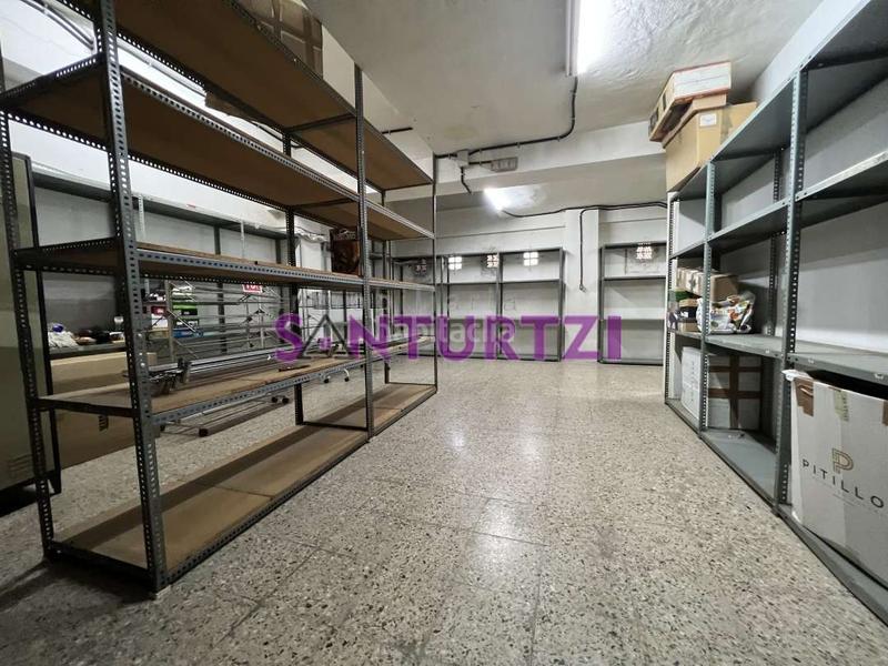 Foto 8ce7fba9-2519-4ec2-bb35-6adbdd01dd42. Alquiler local comercial  en Mamariga, 218 m2 con escaparate de 6 metros en Santurtzi