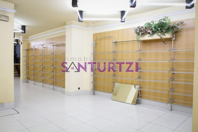 Foto 90c1ca5c-c24f-4786-b169-97dad2547300. Alquiler local comercial  en Mamariga, 218 m2 con escaparate de 6 metros en Santurtzi
