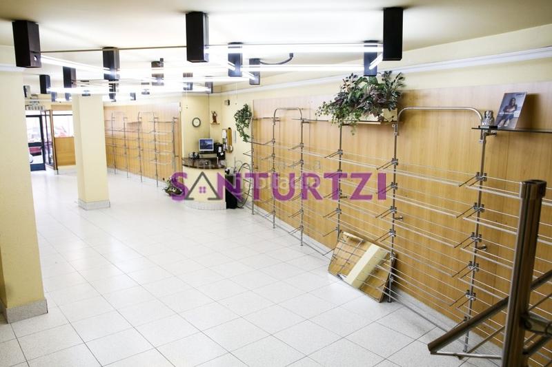 Foto a881e7c7-0602-4d96-a137-46f53fb2db63. Alquiler local comercial  en Mamariga, 218 m2 con escaparate de 6 metros en Santurtzi