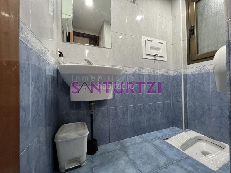 Foto 7569eba2-efa3-47af-86ab-8d3a399ab009. Local comercial bar en venta en el barrio san juan en Santurtzi