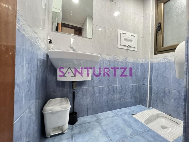 Foto bf5842e5-5272-44a7-b5dd-9e1e80e0b11b. Local comercial bar en venta en el barrio san juan en Santurtzi