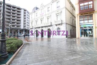 Autoparkplatz in Centro. Venta o alquiler de parcela de garaje en pleno parque central
