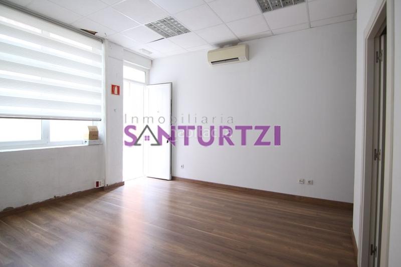 Foto a3e332f5-87bd-4544-9560-4908b40fa5a7. Rent business premise in la txitxarra - murrieta - parke Santurtzi Santurtzi
