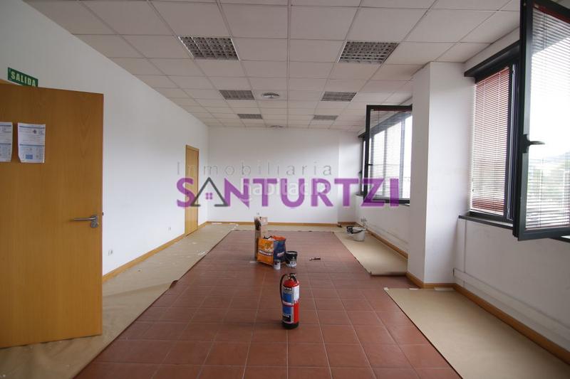 Foto ef42fa54-62af-49fa-8a44-9902ea91c46c. Miete büro in Kabiezes Santurtzi