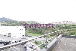 Rent Office space in Kabiezes. Oficina en alquiler, junto a las gasolineras de kabiezes