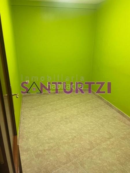 Foto 6369d6b7-3a4c-48d6-9541-f3f92a66eeab. Lloguer local comercial a Centro Santurtzi