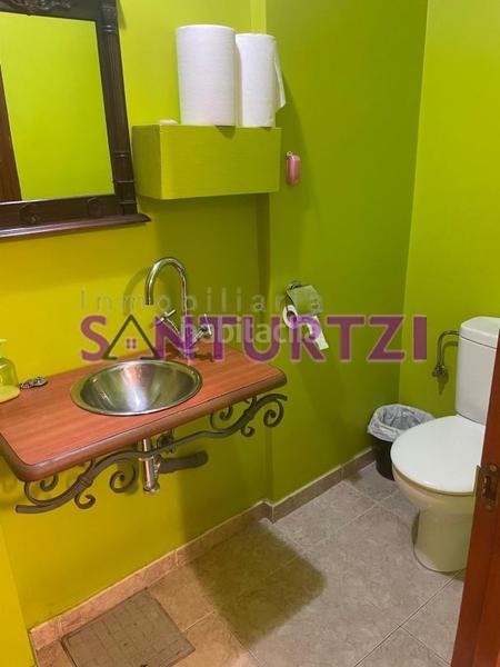 Foto 02310b7b-d3a0-47c4-9bbb-4eb9808daab5. Location local commercial dans Centro Santurtzi