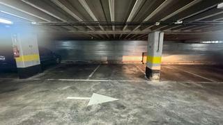 Parking coche en Centro. Parcela de garaje en bolintxes