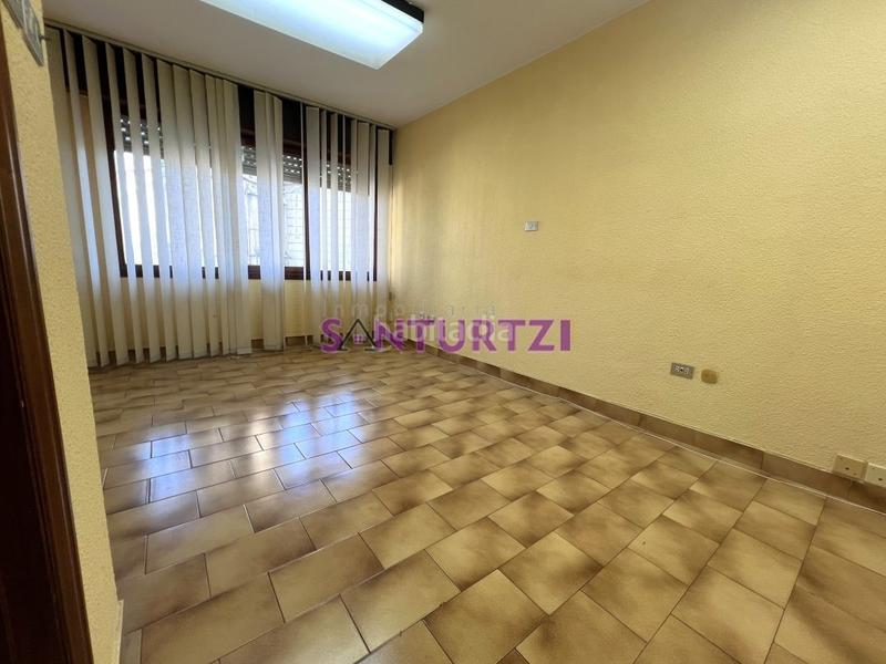 Foto 1fd2d464-2f11-4d07-90d9-93036bed81d2. Affitto ufficio in Larrea - San Juan de Dios - Peñota Santurtzi