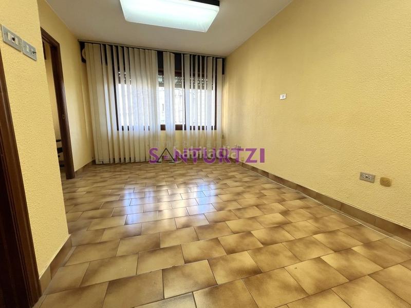 Foto b5c68bb8-c402-4a9d-9554-caeb18dc77fd. Miete büro in Larrea - San Juan de Dios - Peñota Santurtzi