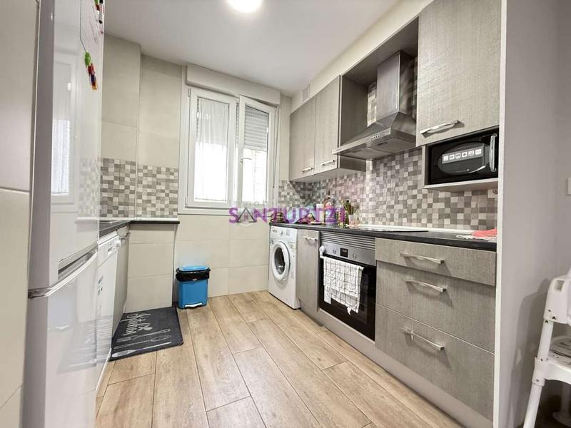 Foto b0bca5a4-a2e9-4673-8f7a-02f8be0ddab1. Appartamento con riscaldamento in Kabiezes Santurtzi