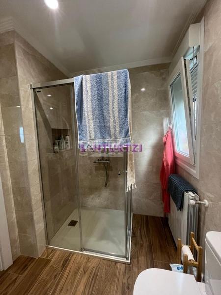 Foto 14c38c52-105c-47c9-93e8-8c8ae530cf07. Piso precioso apartamento reformado en el barrio sana juan en Santurtzi