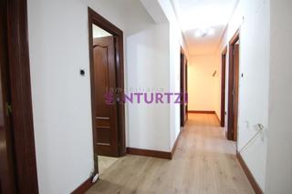Pis a Kabiezes. Vivienda de cuatro dormitorios, exterior, luminosa, con buena or