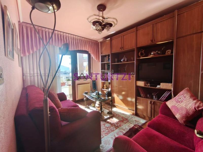 Foto 31001737-6f53-4f48-8c9d-56462c8b236e. Flat with heating parking in Centro Portugalete