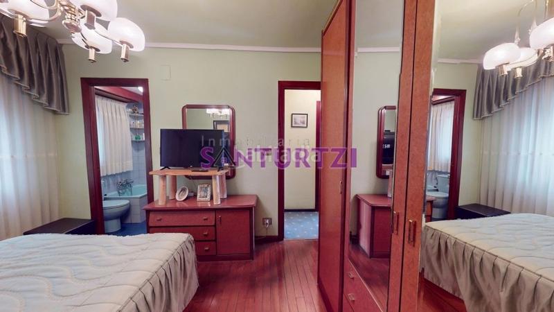 Foto a340bf45-83e5-4d22-a0fa-29306c876540. Flat with heating parking in Centro Portugalete