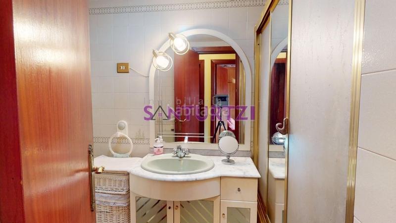 Foto ca1e5268-f469-4d3a-b361-79f709820496. Flat with heating parking in Centro Portugalete