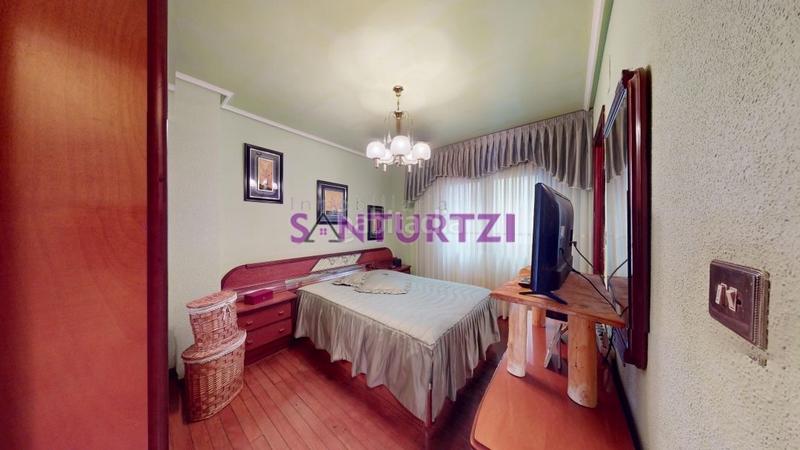 Foto d4edfb01-0d25-44be-9368-394ce116af6f. Flat with heating parking in Centro Portugalete